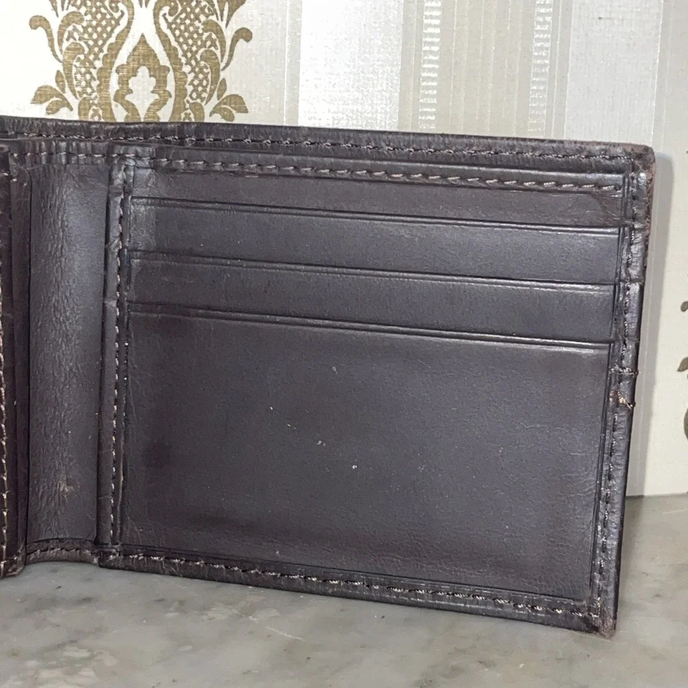 Dickies Men's Brown Genuine Leather Bifold Wallet